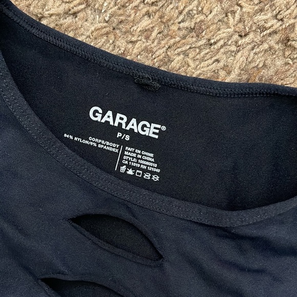 GARAGE Distressed Crop Top - Picture 2 of 3